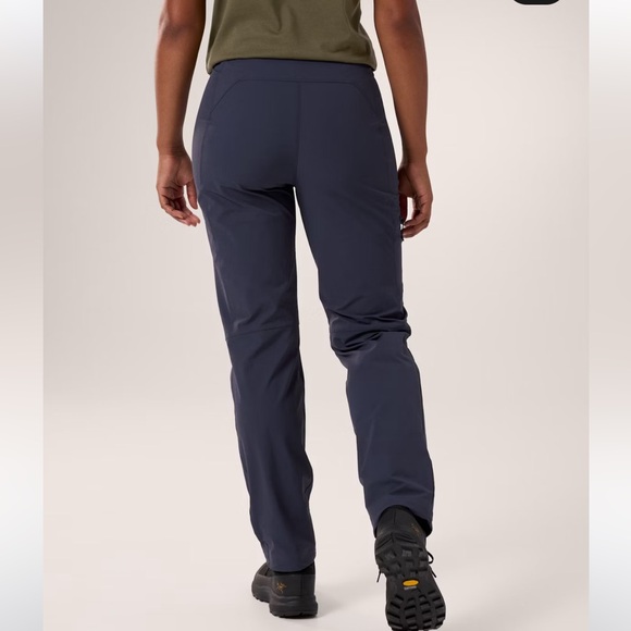 Arc’teryx GAMMA PANT WOMEN'S in Black Saphire. Size 4R - Picture 6 of 8